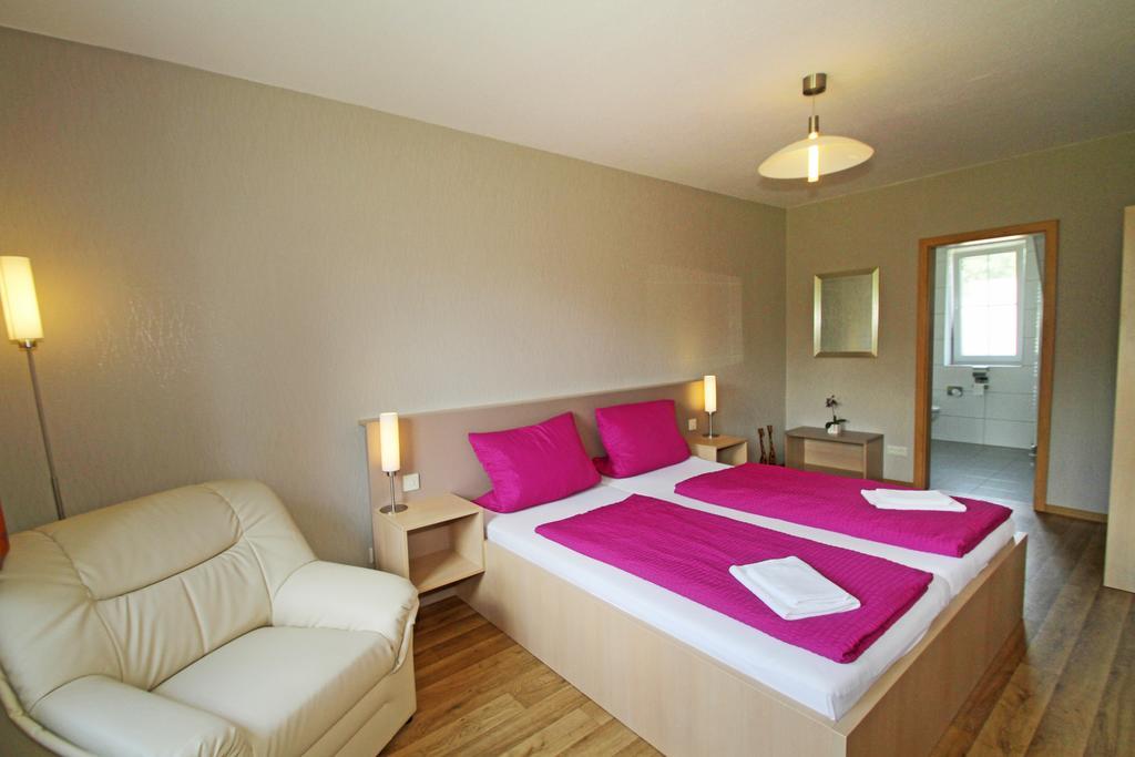 Gasthaus & Pension Am Kurfuerstendamm Burg  Room photo